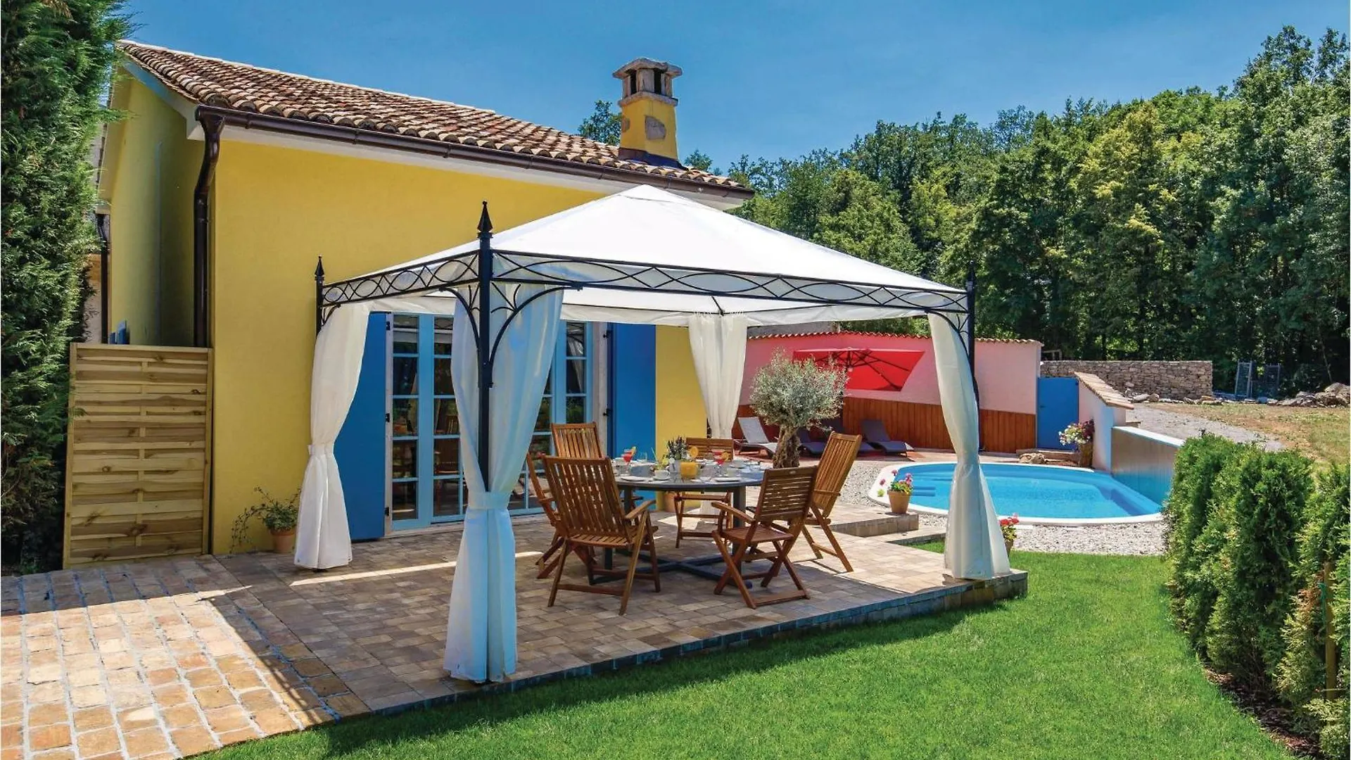 Stunning Home In Jurdani With Wifi Mučići Nyaraló